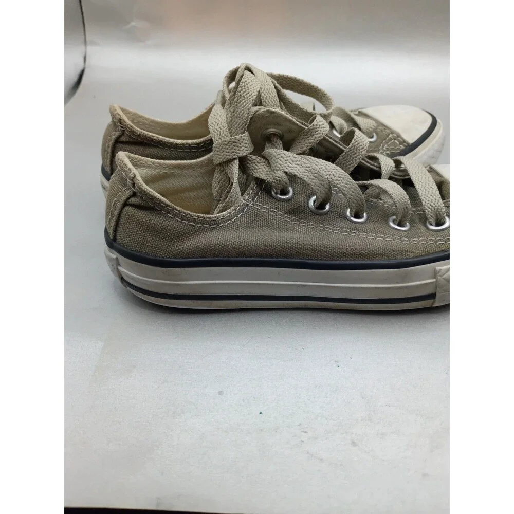 Youths Converse Chuck Taylor All Star low-top sneakers in a grey canvas
